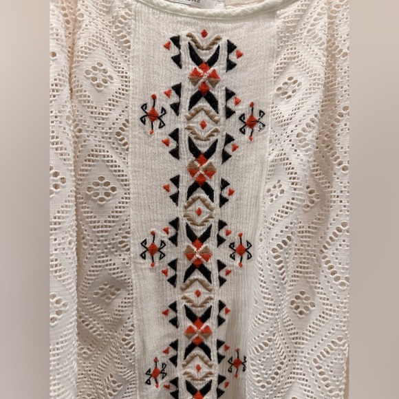 Miss Me Cream Top with Geometric Embroidery - Picture 2 of 3